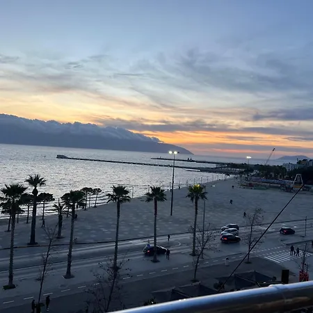 Ledi Seaview شقة فلورا